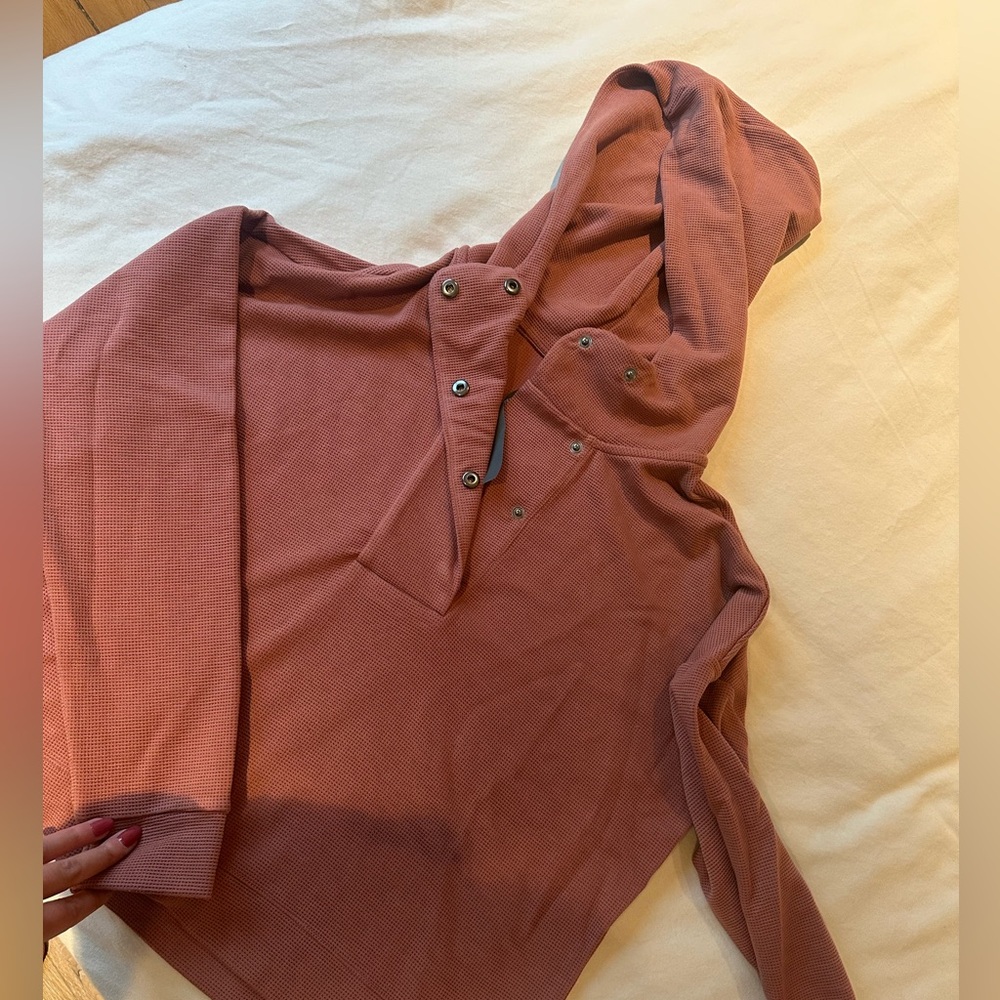 VUORI selling as a set